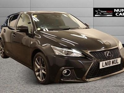 Lexus CT200h