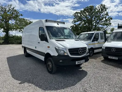 Usado Mercedes Sprinter 190 HP (139 kW) 2019 Branco Van