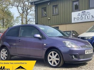 Begagnad Ford Fiesta Zetec 2009 Lila Halvkombi