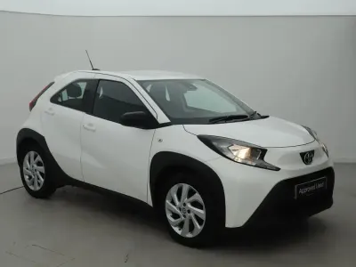 Used Toyota Aygo X PURE 72 HP (52 kW) 2023 White SUV