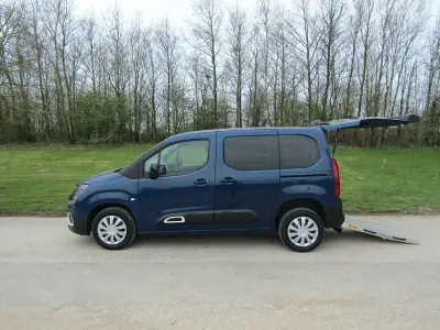 Used Citroën Berlingo Feel 2022 Blue MPV
