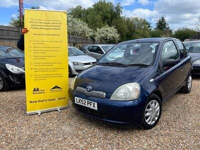 Blue Used 2002 Toyota Yaris Hatchback | £2,499 (Expensive)