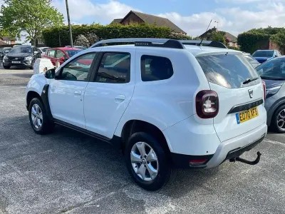 Usado Dacia Duster Comfort 130 HP (95 kW) 2020 Branco SUV