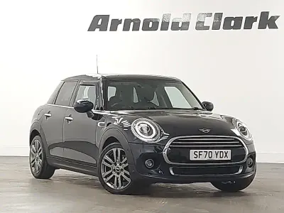 Usado Mini Cooper Exclusive 136 CV (100 kW) 2020 Azul Utilitario