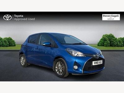 Used Toyota Yaris 99 HP (72 kW) 2016 Blue Hatchback