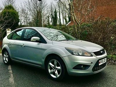 Silver Used 2011 Ford Focus Zetec Hatchback | £895 (Super price)