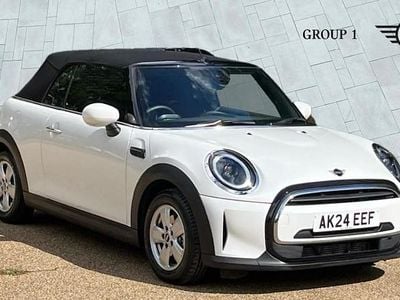 White Used 2024 Mini Cooper Classic Hatchback | £20,611 (Fair price)