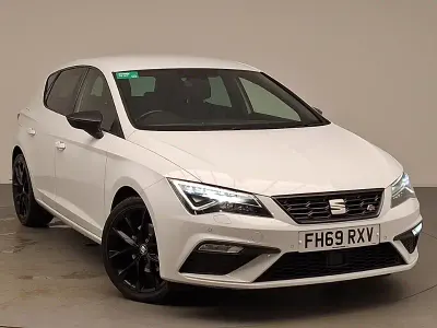 Begagnad Seat Leon Black Edition 150 HK (110 kW) 2020 Vit Halvkombi