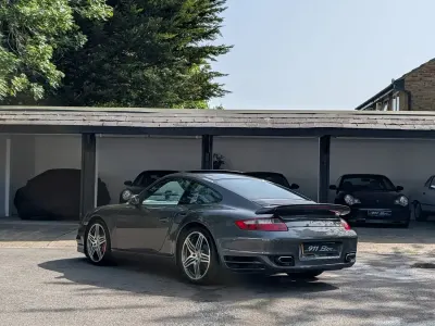 Usado Porsche 997 Turbo 480 HP (353 kW) 2007 Cinzento Coupé