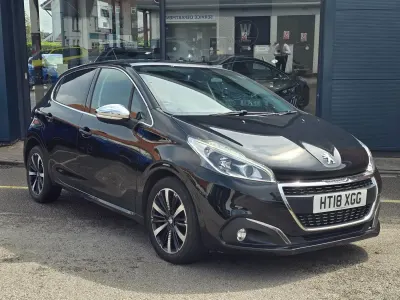 Gebraucht Peugeot 208 Allure Premium 82 PS (60 kW) 2018 Schwarz Kleinwagen