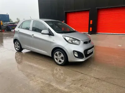 Used Kia Picanto 68 HP (50 kW) 2012 Silver Hatchback