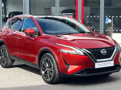 Used Nissan Qashqai Tekna 155 HP (114 kW) 2023 Red SUV