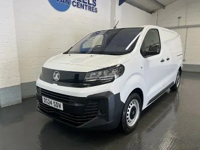 Gebraucht Vauxhall Vivaro S 120 PS (88 kW) 2024 Weiß Van / Kleinbus