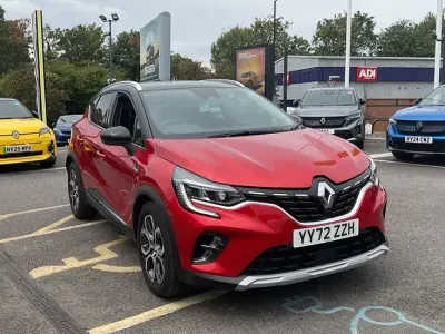 Used Renault Captur Techno 142 HP (104 kW) 2023 Red SUV