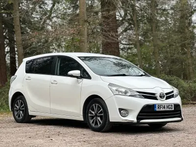 Used Toyota Verso 110 HP (80 kW) 2014 White MPV
