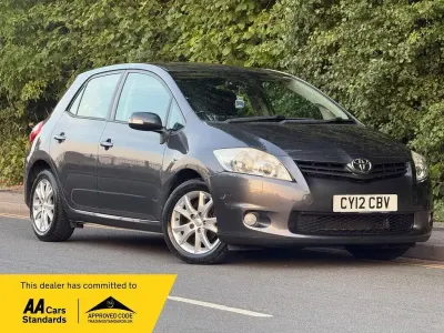 Used Toyota Auris 132 HP (97 kW) 2012 Grey Hatchback