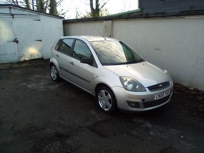 Used Ford Fiesta Zetec 75 HP (55 kW) 2006 Silver Hatchback