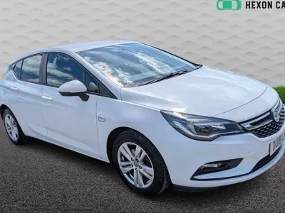 Used Vauxhall Astra 125 HP (91 kW) 2018 White Hatchback