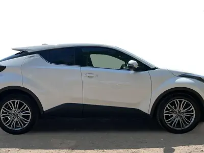 Used Toyota C-HR 122 HP (89 kW) 2022 White SUV