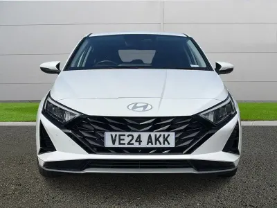 Używany Hyundai i20 Ultimate 100 KM (73 kW) 2024 Biały Hatchback