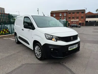 Used Peugeot Partner 131 HP (96 kW) 2019 White MPV