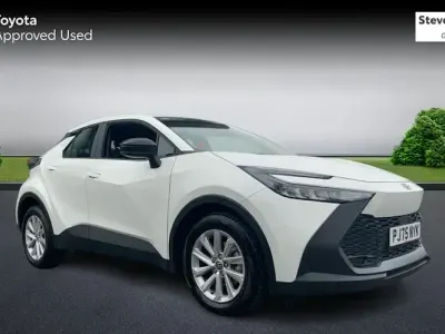 Used Toyota C-HR 140 HP (102 kW) 2026 White SUV