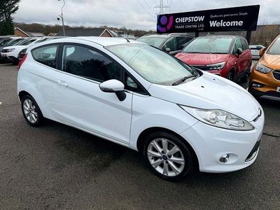 Used Ford Fiesta Zetec 82 HP (60 kW) 2011 White Hatchback