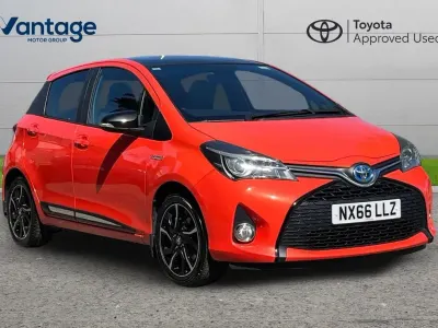 Used Toyota Yaris Edition 100 HP (73 kW) 2016 Orange Hatchback