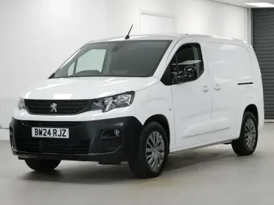 Used Peugeot E-Partner Premium 100 kW (136 HP) 2024 White MPV