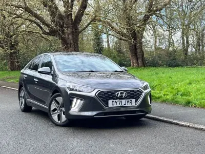 Begagnad Hyundai Ioniq Premium SE 141 HK (103 kW) 2021 Grå Halvkombi