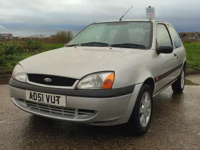 Used Ford Fiesta 80 HP (58 kW) 2002 Silver Hatchback