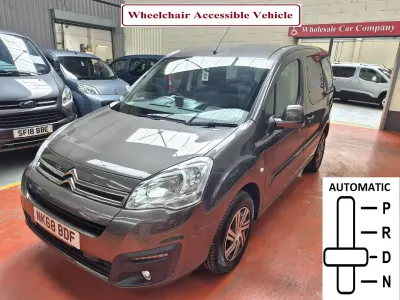 Used Citroën Berlingo Feel 100 HP (73 kW) 2018 Grey MPV
