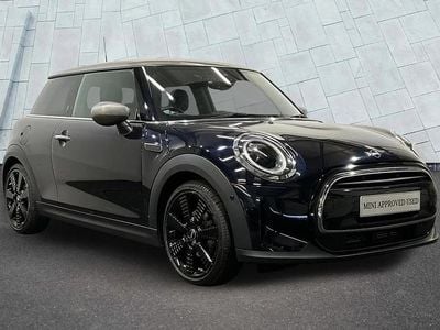 Begagnad Mini Cooper Exclusive 136 HK (100 kW) 2023 Svart Halvkombi