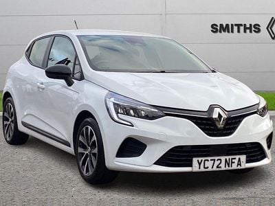 Glacier white Used 2022 Renault Clio V Evolution Hatchback | £13,490 (Good price)
