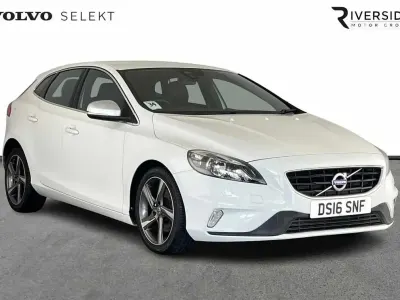 Used Volvo V40 R-Design 122 HP (89 kW) 2016 White Hatchback