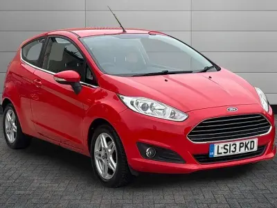 Used Ford Fiesta Zetec 99 HP (72 kW) 2013 Red Hatchback