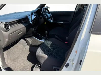 Used Suzuki Ignis SZ-T 83 HP (61 kW) 2023 White pearlescent SUV