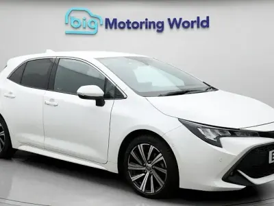 Usado Toyota Corolla Design 122 HP (89 kW) 2022 Branco Citadino