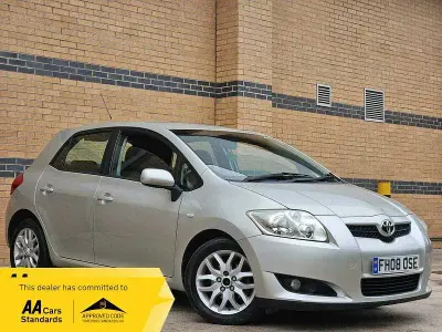 Used Toyota Auris T3 124 HP (91 kW) 2008 Silver Hatchback