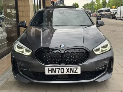 Usado BMW 118 M Sport 140 HP (102 kW) 2020 Cinzento Citadino