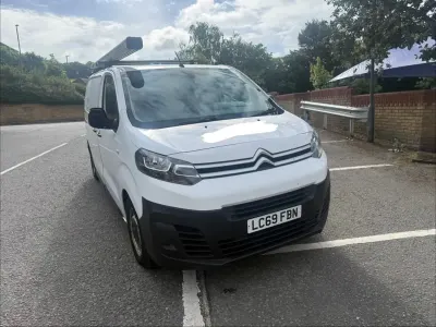 Used Citroën Dispatch 100 HP (73 kW) 2019 White MPV