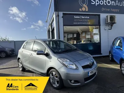 Used Toyota Yaris 101 HP (74 kW) 2010 Silver Hatchback