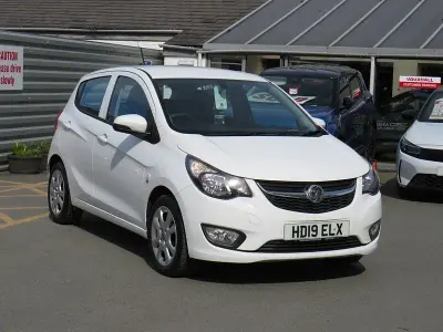 Used Vauxhall Viva 73 HP (53 kW) 2019 White Hatchback