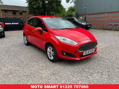 Used Ford Fiesta Zetec 82 HP (60 kW) 2016 Red Hatchback