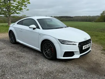 Begagnad Audi TT S-Line 230 HK (169 kW) 2015 Vit Sportkupé