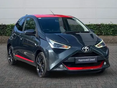Used Toyota Aygo x-press 2018 Grey Hatchback