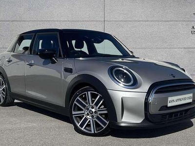 Begagnad Mini Cooper Exclusive 134 HK (98 kW) 2023 Silver Halvkombi