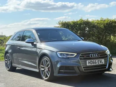 Begagnad Audi S3 Sportback Business 310 HK (228 kW) 2016 Grå Halvkombi