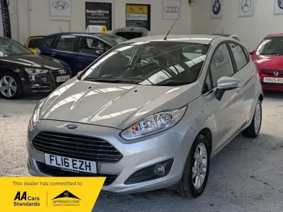 Used Ford Fiesta Zetec 82 HP (60 kW) 2016 Silver Hatchback
