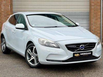 Used Volvo V40 SE Lux 190 HP (139 kW) 2015 Hatchback